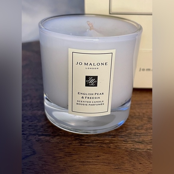 JO MALONE English Pear & Freesia Travel Size Candle Gift Set - Picture 2 of 6